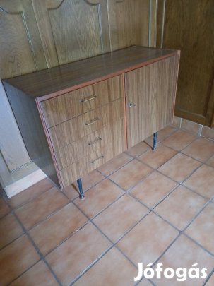 Retro kis szekrényke.( komód)