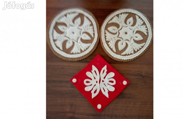 Retró kis terítők, szűrrátétes filc terítők