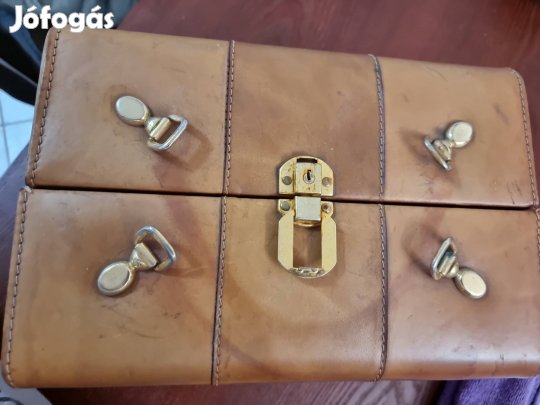 Retro kozmetikai táska