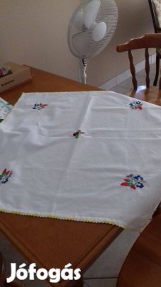 Retro lenvászon hímzett terítő 65x65cm hibátlan