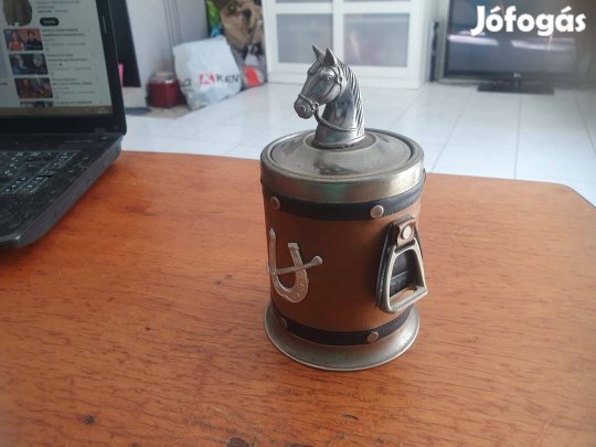 Retro lófejes cigarettakináló