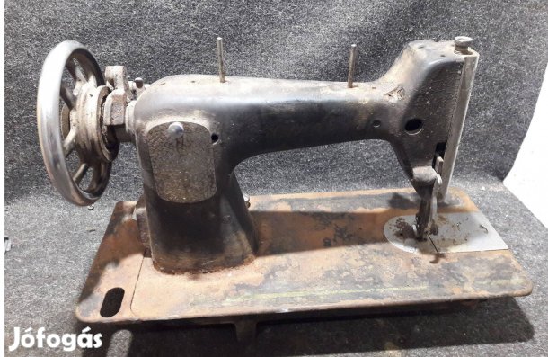 Retro magyar mechanikus Csepel varrógép