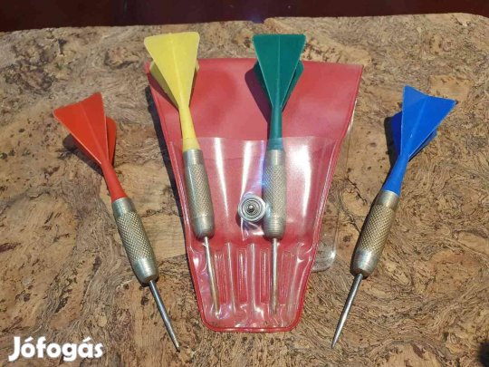 Retro masszív darts dobónyíl társasjáték szocreál kádár trafikárú