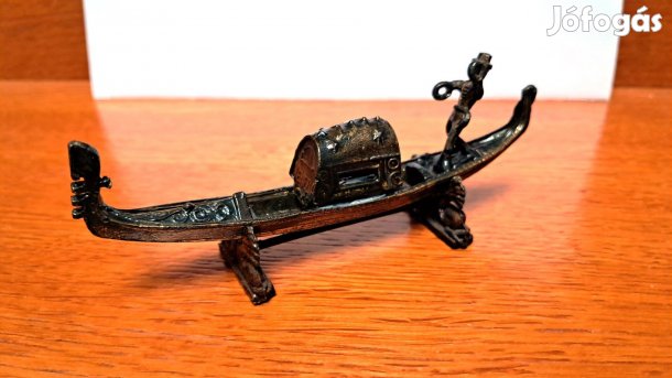 Retro miniatűr velencei gondola