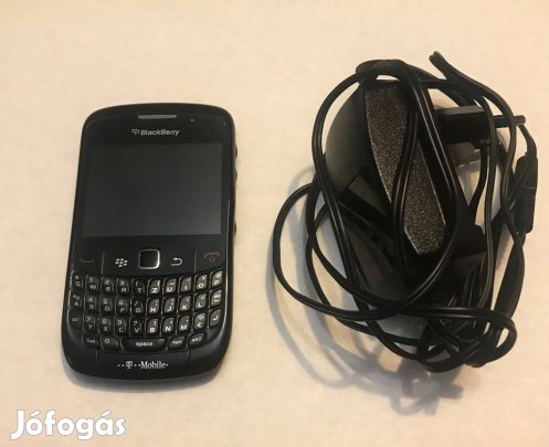 Retro mobiltelefon, Black Berry, töltővel együtt, 6x11 cm méret