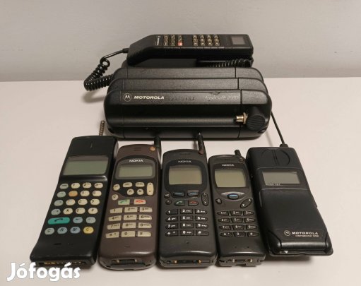 Retró mobiltelefonok csomagban
