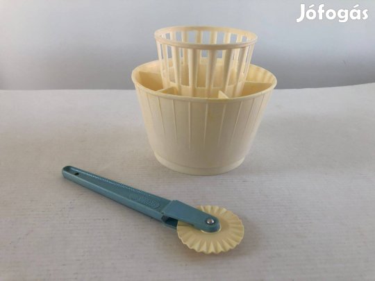 Retro műanyag evőeszköz csepegtető derelyeszaggató, háztartási eszköz