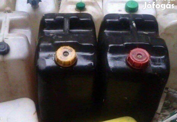 Retro műanyag kanna benzines boros