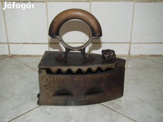 Retró oroszlánfejes parazsas kolozsvári régi szenes vasaló
