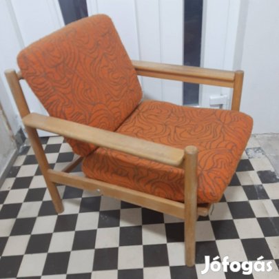 Retro pálcika hátú fa vázas lecipzarozható huzatú fotel