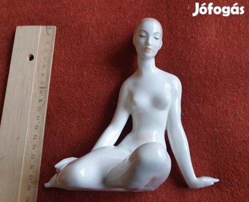Retró porcelán akt vitrines állapotban eladó Xl.ker 