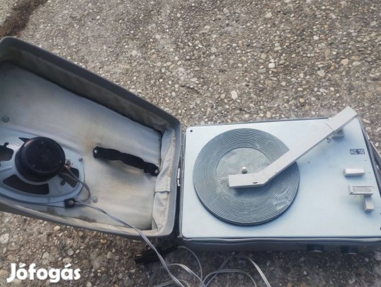 Retro régi bakelit lemezjátszó suprafon ge 101 tesla lemez forog , ha
