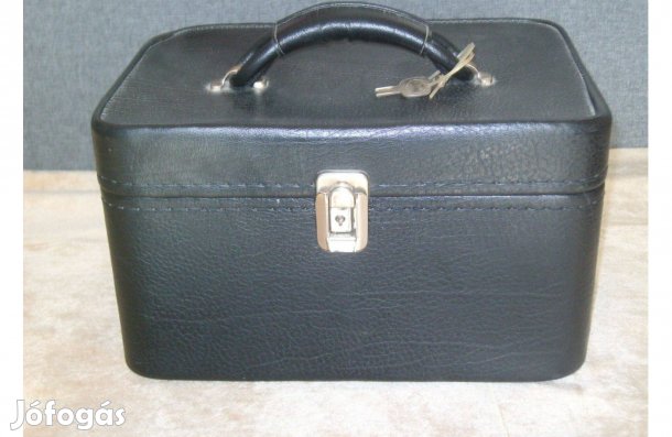 Retró ritkaság, zárható utazó pipere táska, 50 éves fekete kis bőrönd