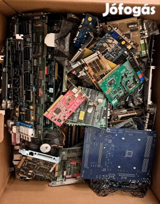 Retró számítógép alkatrészek, alaplapok.