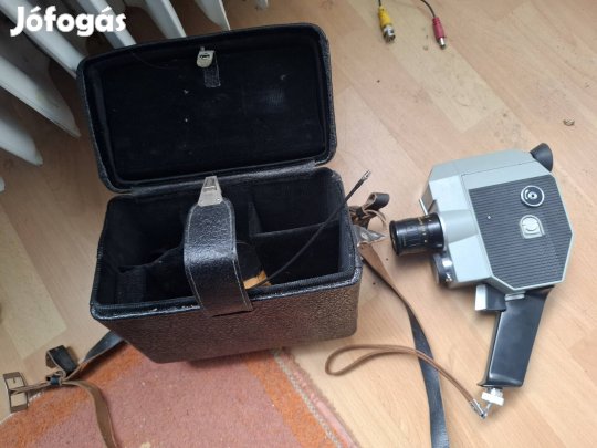 Retro szovjet Quarz-5 (Quartz-5) 8mm-es filmfelvevő kamera táskájában