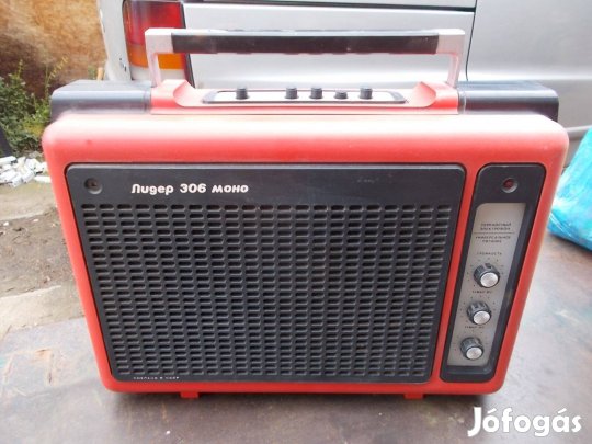 Retro szovjet hordozható lemezjátszó