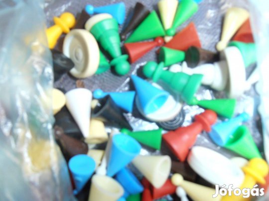 Retró társasjáték bábu 10 darabonként 1800 ft