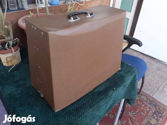 Retro táskavarrógép