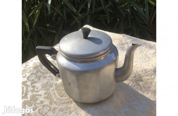 Retró teáskanna 3000 Ft