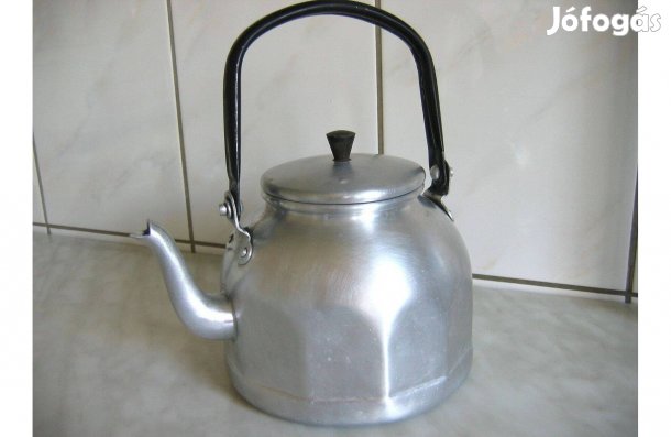 Retro teáskanna eladó