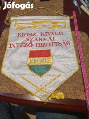 Retro újszerű KIOSZ szocialista selyem zászló KISZ szocreál kádár mozg