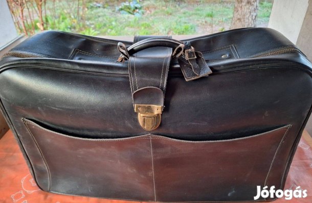 Retró utazó bőrönd 4000 Ft