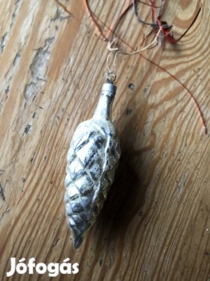 Retró üveg karácsonyfadísz ,toboz 1800 Ft 