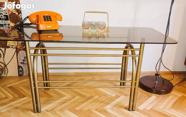 Retró üveglapos dohányzó asztal