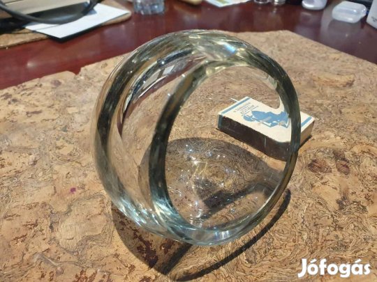 Retro vastagfalú súlyos csiszolt üveg gömb hamutartó szép space age