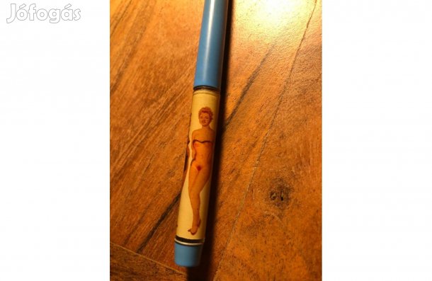 Retro vetkőzős toll