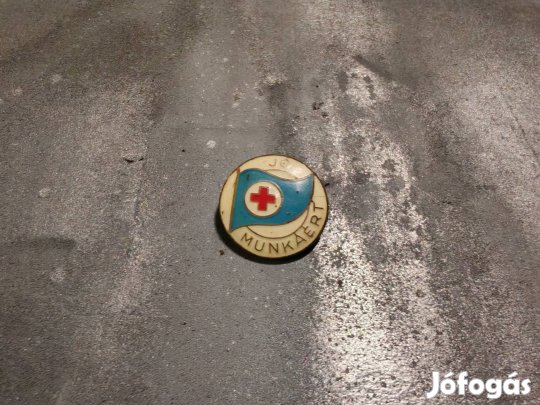 Retró vöröskeresztes Jó Munkáért jelvény 
