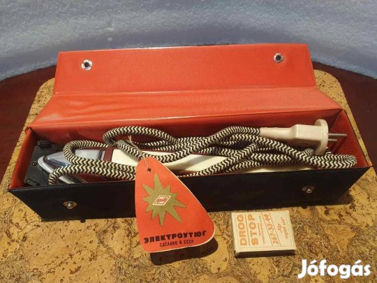 Retro zsírúj szovjet úti vasaló gallérvasaló dobozában szocreál kádár