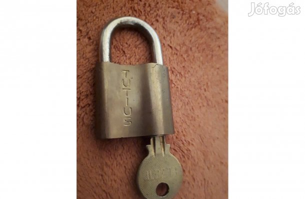 Réz Tutius lakat eladó !