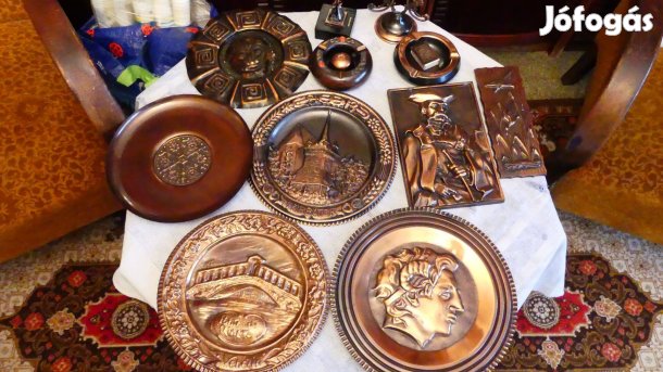 Réz dísz falitányérok, dombornyomott és