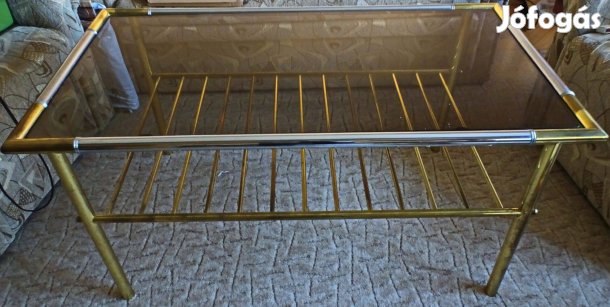 Réz dohányzóaztal füstszínü üveglappal