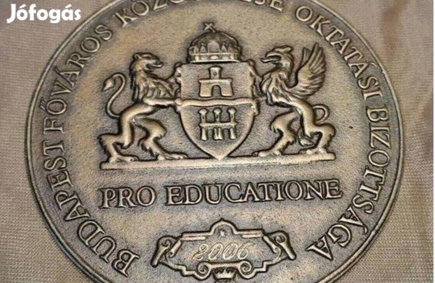 Réz plakett az oktatásért