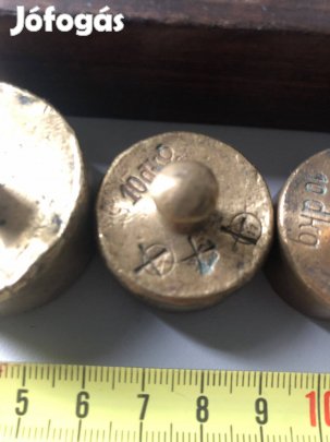 Réz sulyok eredeti tartóban(hiányos)