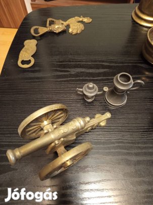 Réz tárgyak díszek