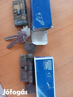 Réz zárbetét kulcsával Tesa