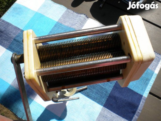 Rézbetétes cérnametélt vágó gép tészta vágó