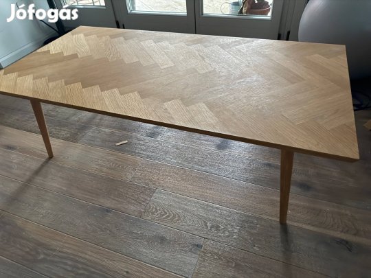 Richmont dohanyzoasztal (tolgy, furner)