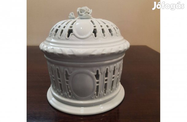 Ritka Fehér Herendi porcelán áttört keksz tartó doboz, bonboni eladó!