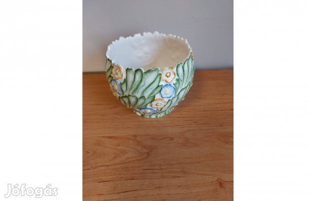 Ritka Majolika kaspó . Egyedi