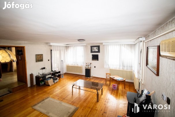 Ritka adottságú ingatlan Újkígyós központjában