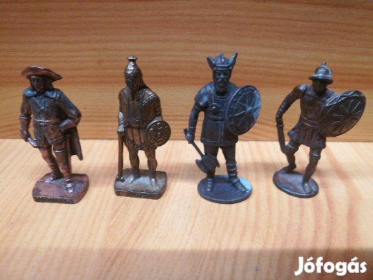 Ritka kinder fém katonák