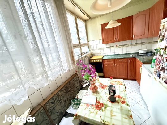 Ritka lehetőség a XVI. kerületben  Jókai lakótelep, erkélyes panel la