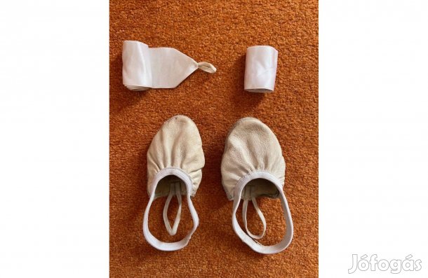 Ritmikus gimnasztika forgócipő puha bőrből, 35 méret, ajándék szalag