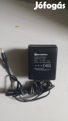 Roadstar adapter DC 4,5V / 700mA