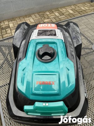 Robotfűnyíró.Dokkoló. Garázs