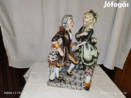 Roceram Alba Iulia kézzel festett porcelán szobor  romantikus pár